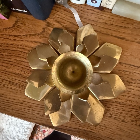 Vintage Brass Lotus Flower Candlestick Holder Gold - Picture 8 of 8